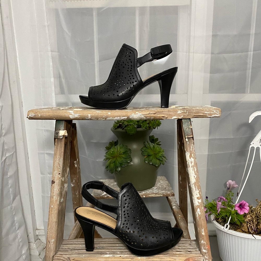 High heel sandals
